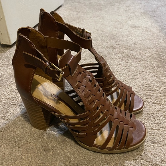 Brown Heels size 7. Worn a few times. Very comfortable. - Picture 2 of 2